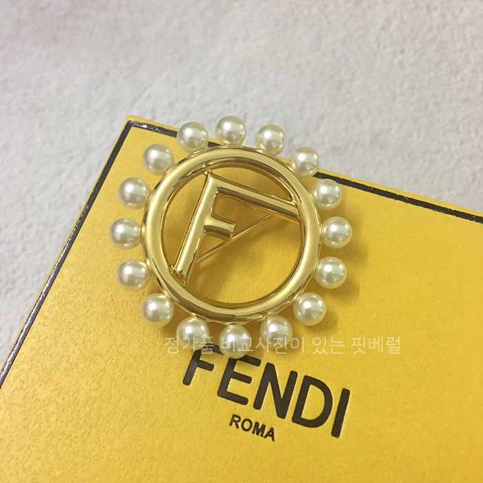 펜* F IS FENDI 브로치