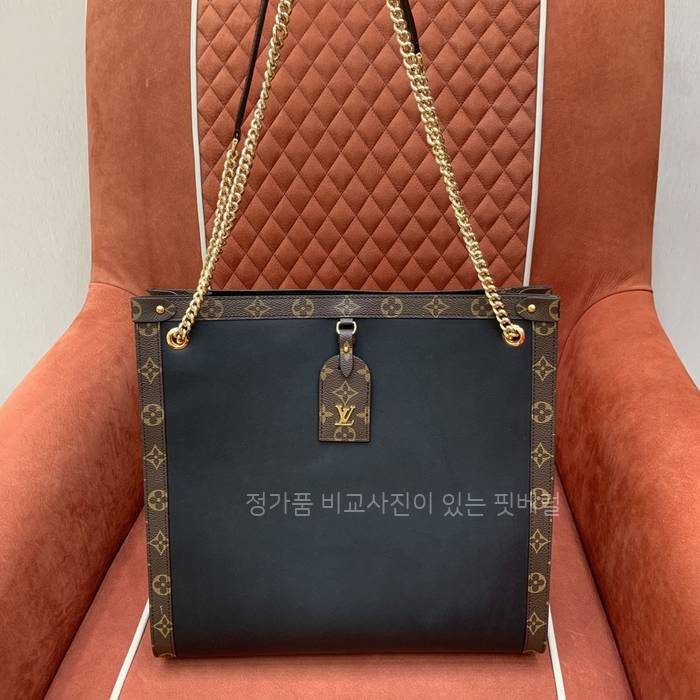 루*비통 M13137 노바 MM