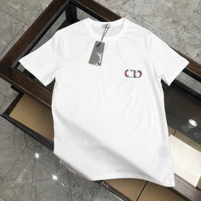 [국내배송] 디* 플라워 로고 반팔티셔츠 (2color)