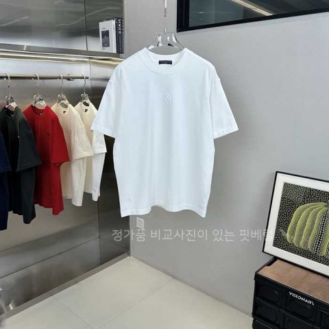 [국내배송] 루*비통 모노로고 백포인트 라운드 티셔츠 (2color)