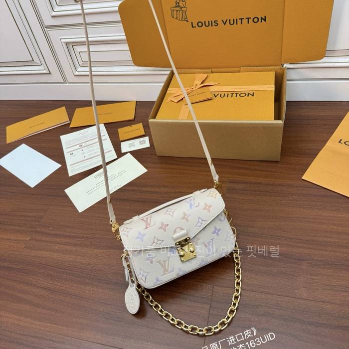 루*비통 M25682 포쉐트 메티스 이스트 웨스트