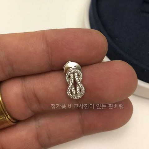 [*혜*님의 현지 검수사진] 프*드 샹스 인피니 이어링 귀걸이 여성용_실버