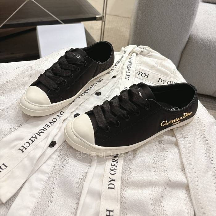 디* 럭키 스니커즈
