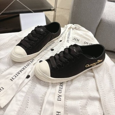 디* 럭키 스니커즈