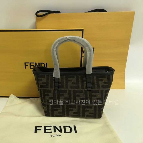 [*정*님의 현지 검수사진] 펜* 롤 자카드백 미니