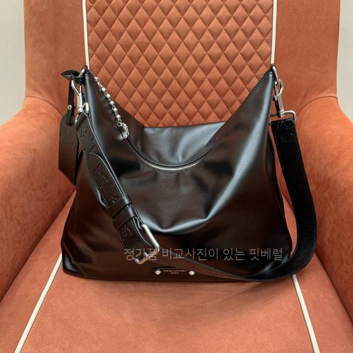 루*비통 M13986 배가본드 호보백 남성용