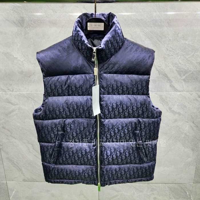 [국내배송] 디* 패딩조끼