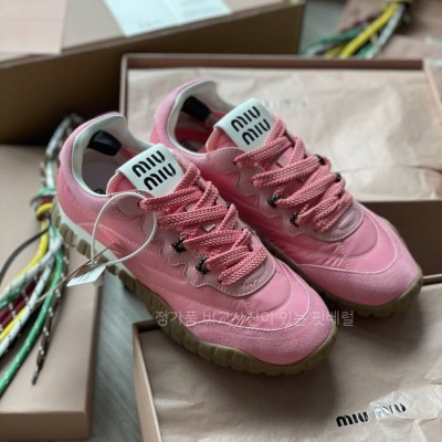 미*미우 타이어 스니커즈