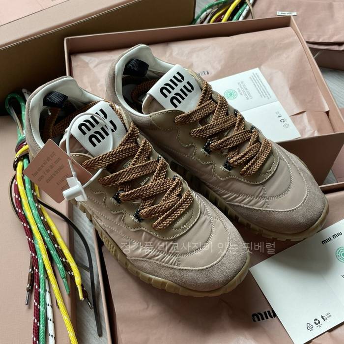 미*미우 타이어 스니커즈