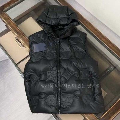 [국내배송] 루*비통 모노그램 퀄티드 후디드 패딩 조끼