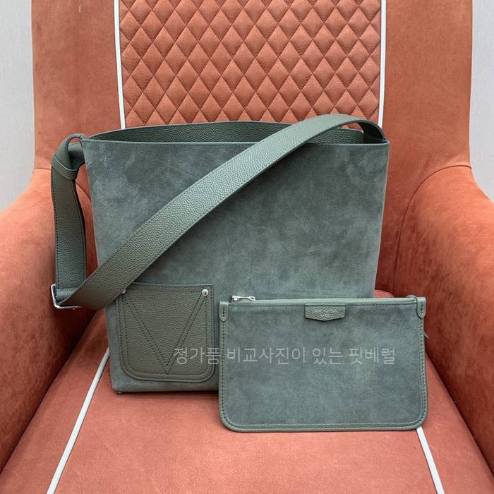 루*비통 M26747 베르소 호보백