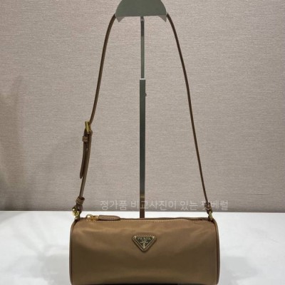 프*다 1NE058 리나일론 파우치 호보백