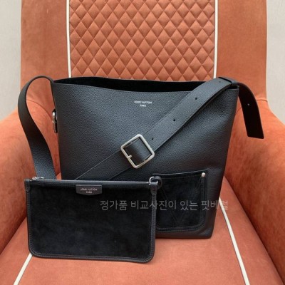 루*비통 M27022 베르소 호보백