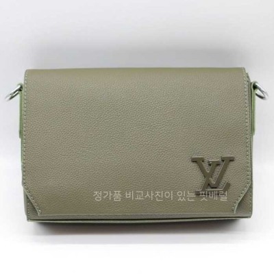 [국내배송] 루*비통 테이크오프 메신저 크로스백