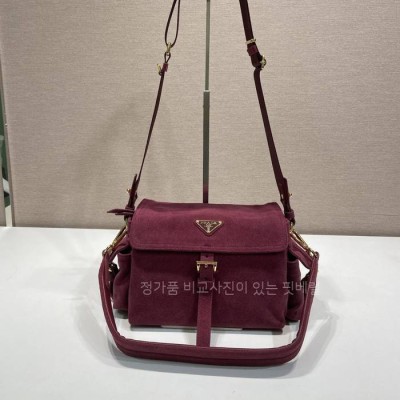 프*다 1BD394 익스플로어 숄더백 미듐