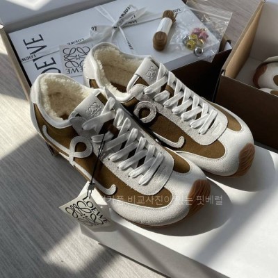 로*베 발레 러너 2.0 램스울 스니커즈