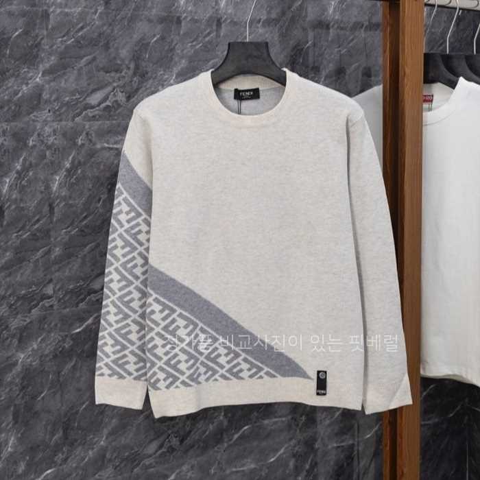 [국내배송] 펜* FF로고 사선 울 니트