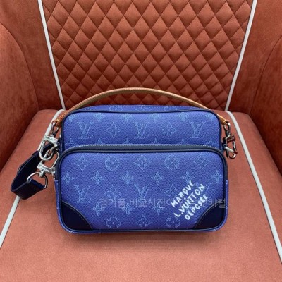 루*비통 M26823 닐 메신저백 남성용