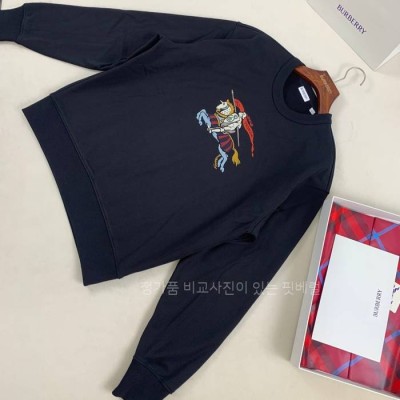 버*리 EKD 코튼 맨투맨