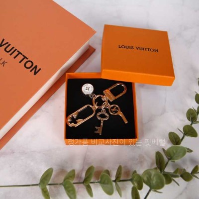 [국내배송] 루*비통 스트릿 멀티 백참&키링