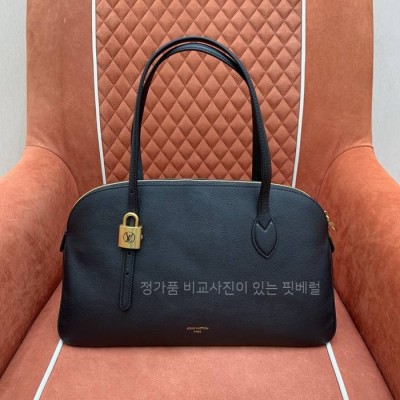 루*비통 M26257 로우 키 더플 토트백