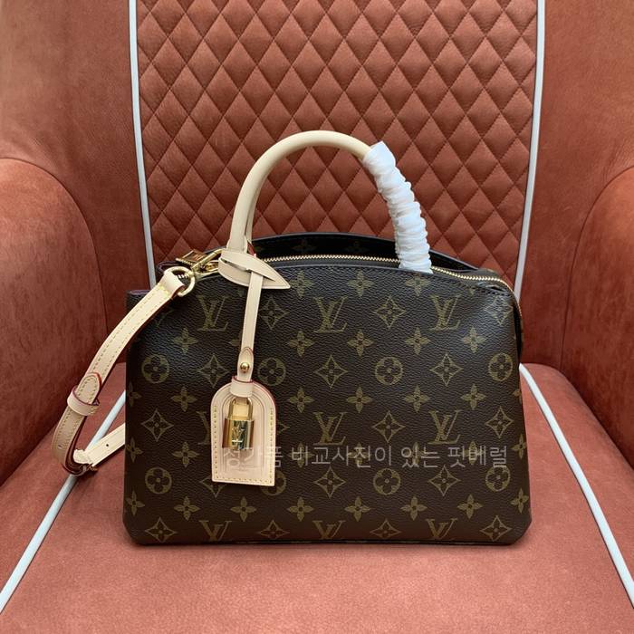 루*비통 M45900 쁘띠뜨 팔레