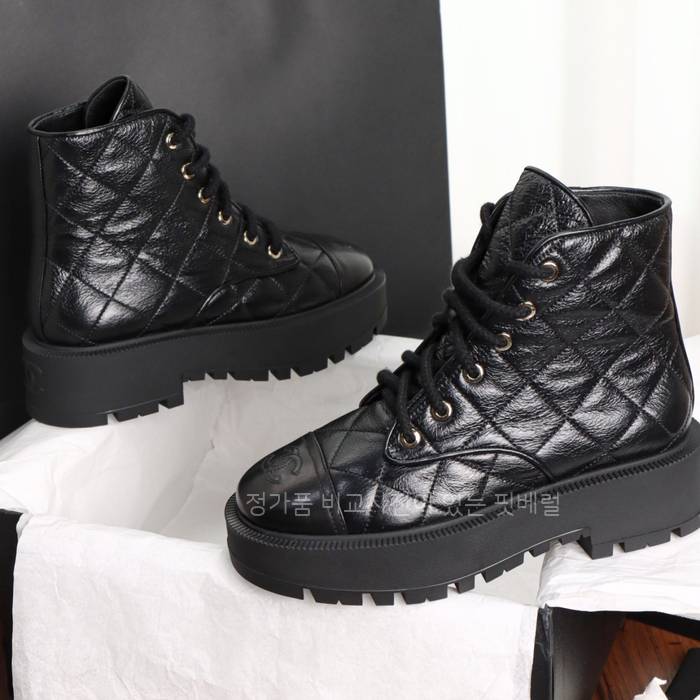 샤* 24A 퀄팅 레이스업 부츠