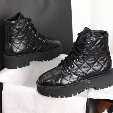 샤* 24A 퀄팅 레이스업 부츠