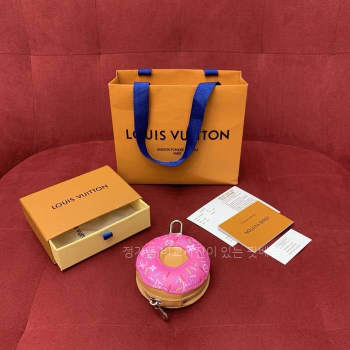 루*비통 M02549 LV 참 도넛