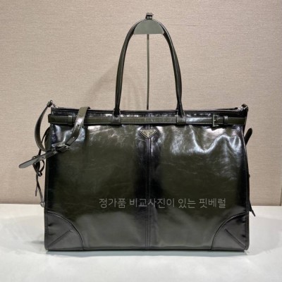 프*다 2VG128 가죽 토트백