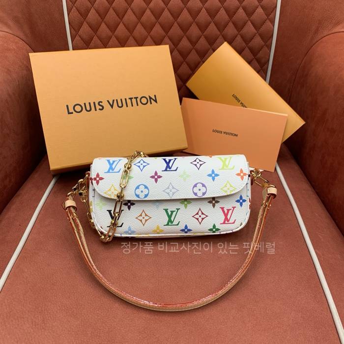 루*비통 M27492 LV x TM 월릿 온 체인 아이비