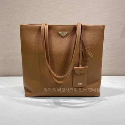 프*다 2VG130 가죽 토트백