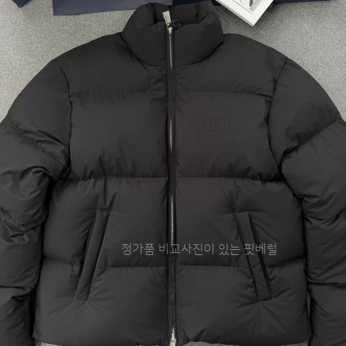 디* CD 아이콘 다운 패딩