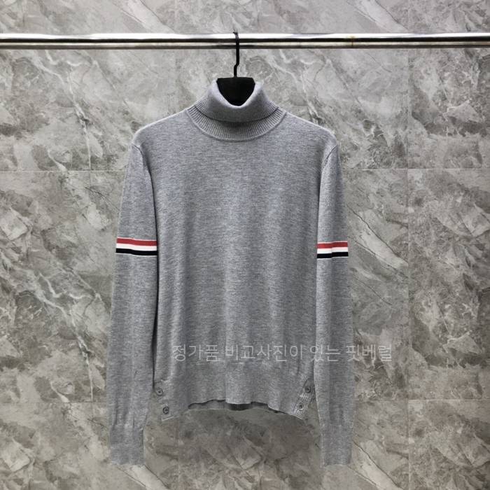톰*라운 RWB 암밴드 저지 스티치 터틀넥 니트