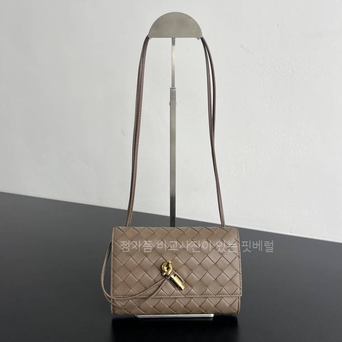 보*가베네타 836940 안디아모 파우치 크로스백