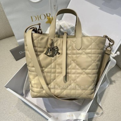 디* M2836 뚜주흐 버티컬 토트백 미듐