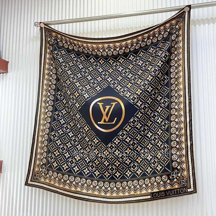 [국내배송] 루*비통 골드모노그램  로고 스카프