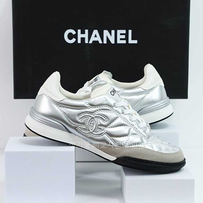 [국내배송] 샤* CC 퀄팅 테니스 스니커즈