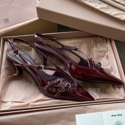 미*미우 페이턴트 레더 슬링백