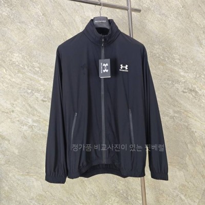 발*시아가x언*아머 콜라보 윈드브레이커 자켓