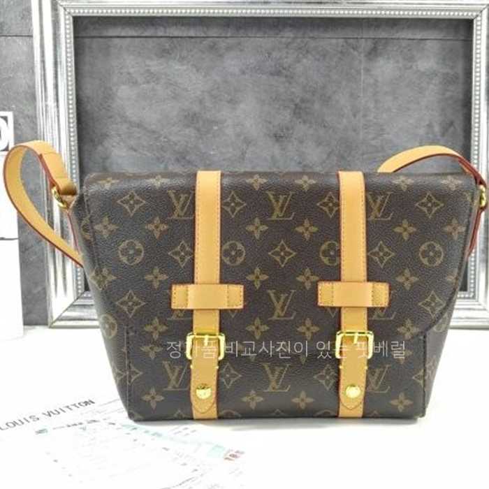 [국내배송] 루*비통 M28115 크리스토퍼 메신저