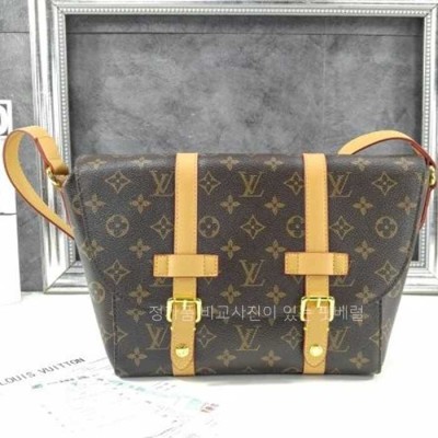 [국내배송] 루*비통 M28115 크리스토퍼 메신저