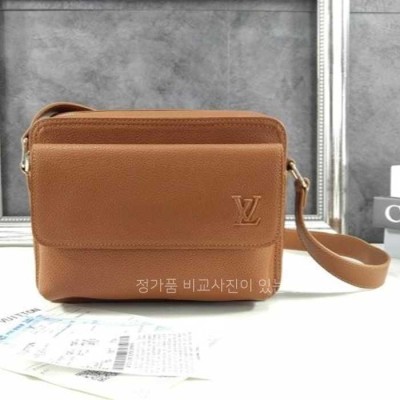 [국내배송] 루*비통 M25981 보딩 메신저