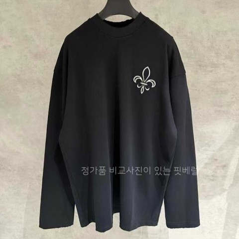 [국내배송] 크*하츠  플뢰르 오버 롱슬리브 티셔츠