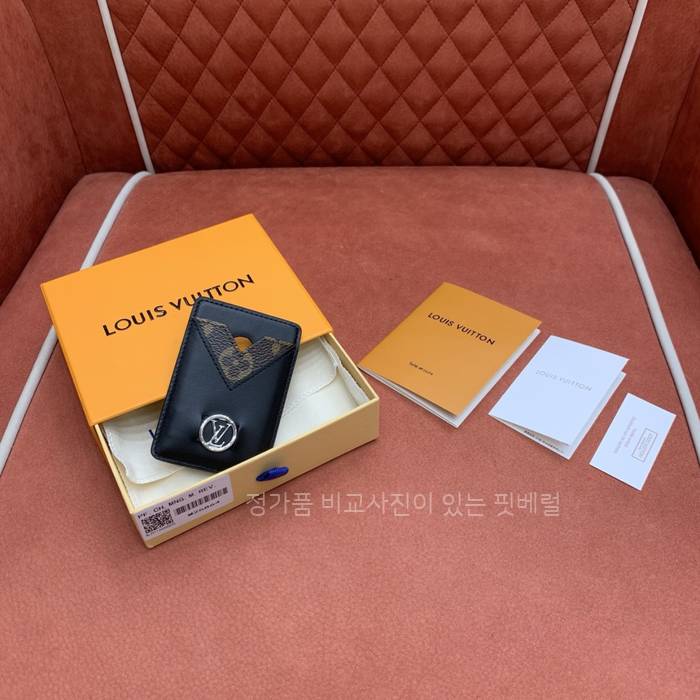 루*비통 M25864 마그네틱 카드 홀더 LV 바이브