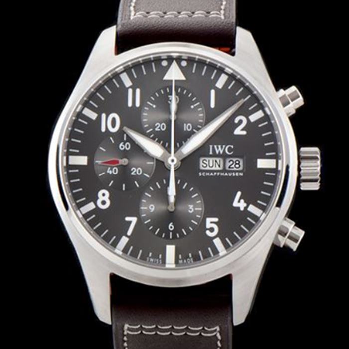 아이더블유씨(IWC)파일럿 크로노그래프 IW377719