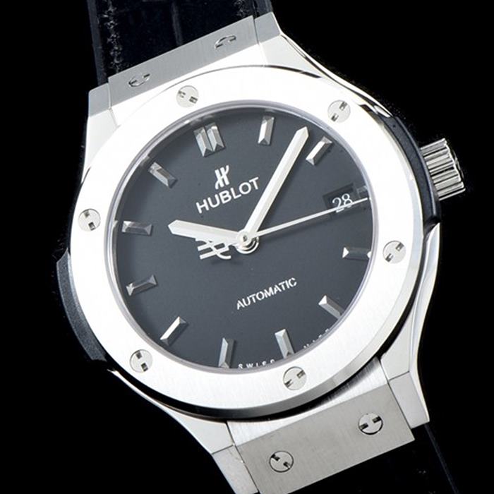 휴블럿(HUBLOT)클래식 퓨전 티타늄 블랙 38MM